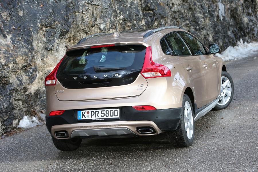  Volvo V40 T5 AWD Cross Country 2016 года  (фото 18 из 19)